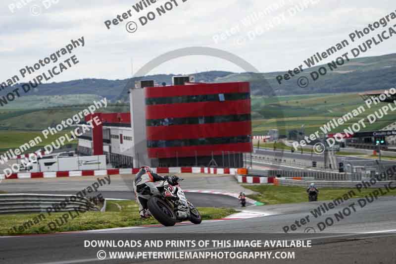 cadwell no limits trackday;cadwell park;cadwell park photographs;cadwell trackday photographs;enduro digital images;event digital images;eventdigitalimages;navarra;no limits trackdays;peter wileman photography;racing digital images;trackday digital images;trackday photos